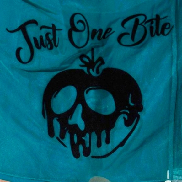 ❤️NWT VINTAGE TORRID DISNEY VILLAINS POISON APPLE RETRO TULLE SKIRT HALLOWEEN - Picture 2 of 14